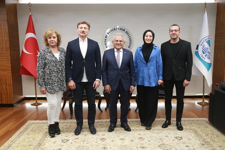 Memduh Büyükkılıç'a İstanbul'dan misafir -
