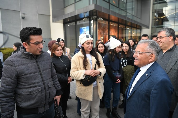 Memduh Büyükkılıç Forum'a katıldı -