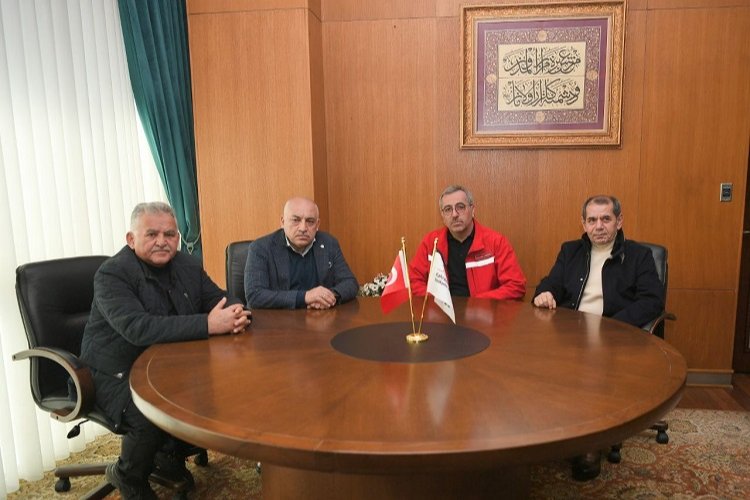 Memduh Büyükkılıç futbol aktörleriyle buluştu -