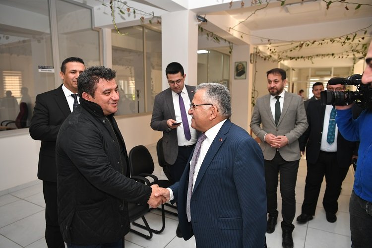 Memduh Büyükkılıç kursiyerlerle buluştu -