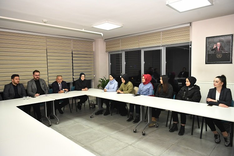 Memduh Büyükkılıç Melikgazi teşkilatıyla buluştu -
