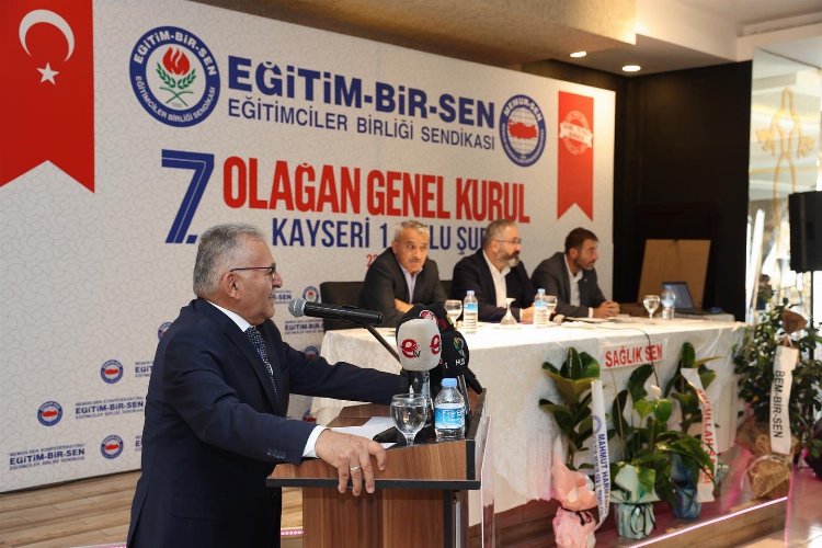 Memduh Büyükkılıç sendikacıların genel kurullarına katıldı -