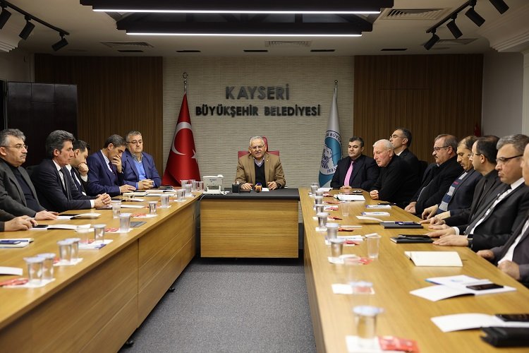 Memduh Büyükkılıç'tan 'acil koordinasyon' toplantısı -