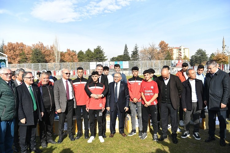 Memduh Büyükkılıç'tan amatöre 14 milyonluk destek -
