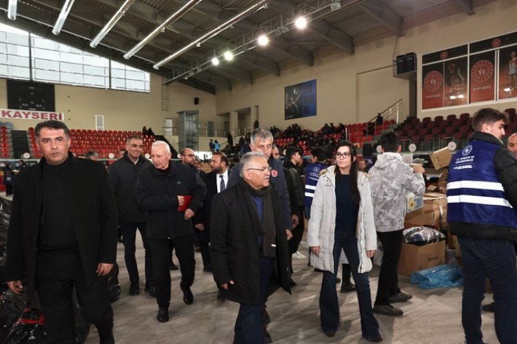 Memduh Büyükkılıç'tan Deprem Lojistik Merkezi’ne ziyaret -