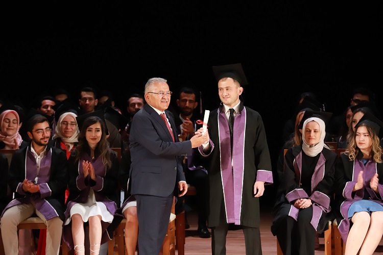 Memduh Büyükkılıç'tan 'diş hekimleri'ne tavsiye -