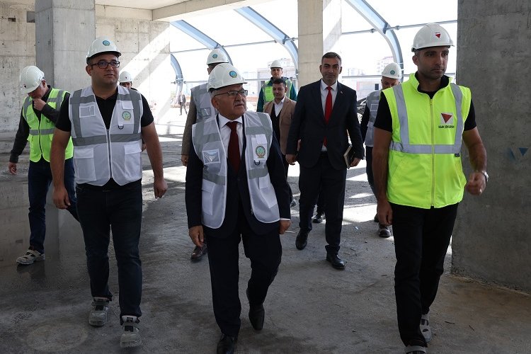 Memduh Büyükkılıç'tan 'havaalanı' incelemesi -