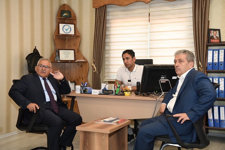 Memduh Büyükkılıç'tan Kariyer Merkezi çıkarması -