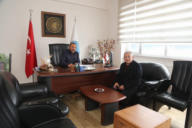 Memduh Büyükkılıç'tan Kayseri Hali'ne ziyaret -
