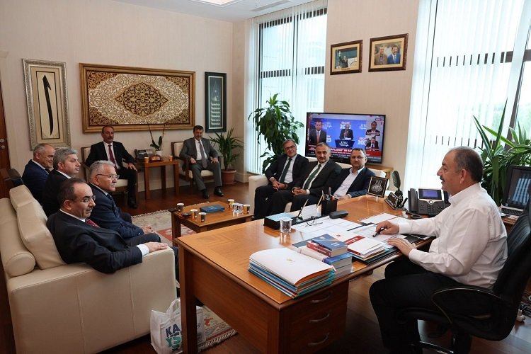 Memduh Büyükkılıç'tan Özhaseki'ye ziyaret -