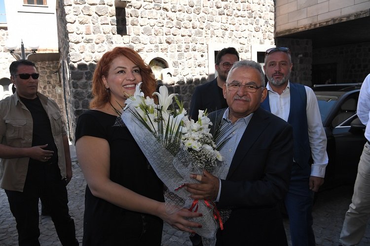 Memduh Büyükkılıç'tan 'turizm' zirvesi -