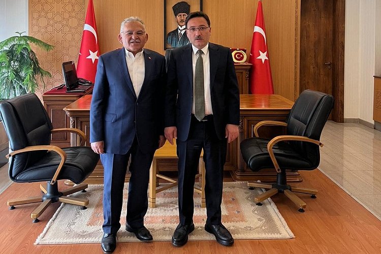 Memduh Büyükkılıç'tan Vali Çiçek'e özel ziyaret -
