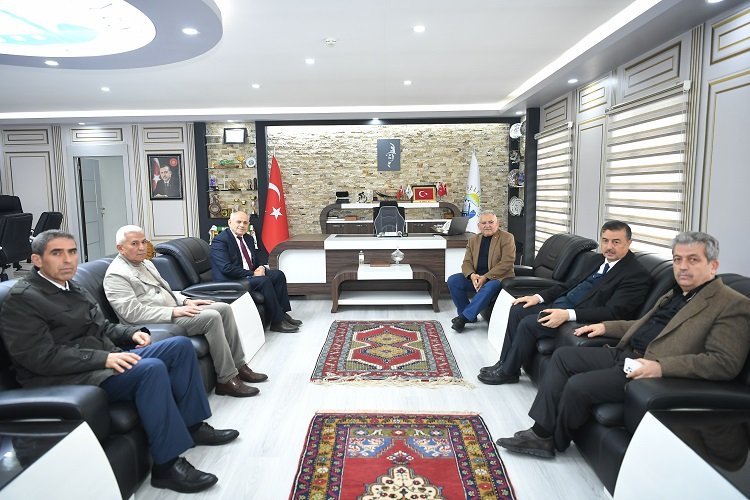 Memduh Büyükkılıç'tan Yahyalı'ya ziyaret -