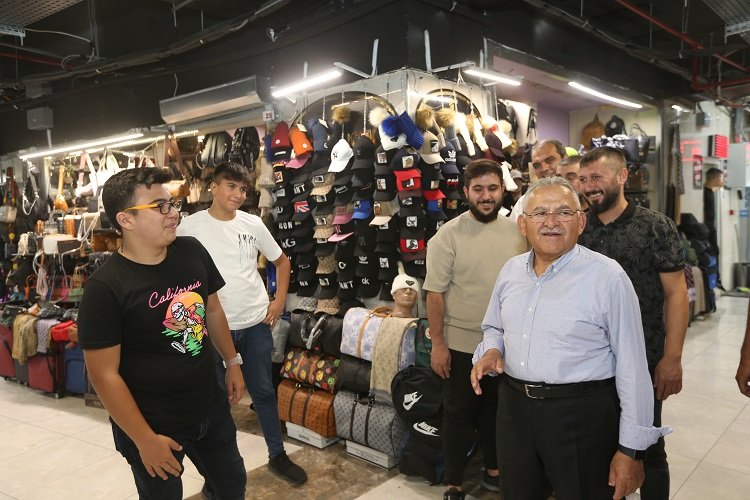 Memduh Büyükkılıç'tan Yeraltı Çarşısı'na inceleme -