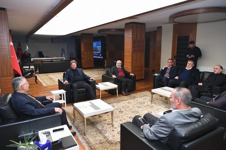 Memduh Büyükılıç rektörlerle buluştu -