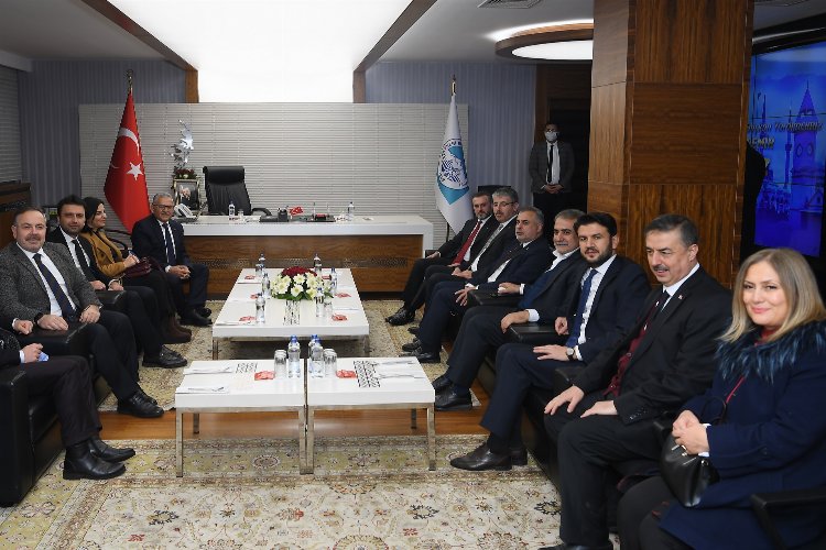 Memduh Büyükkılıç'a önemli misafir -