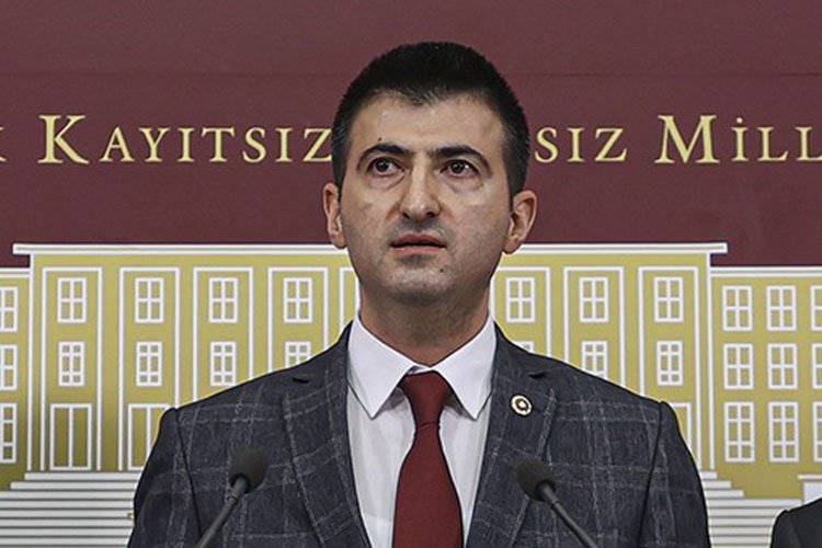 Memleket Partisi'nin kurucularından Milletvekili Çelebi istifa etti -