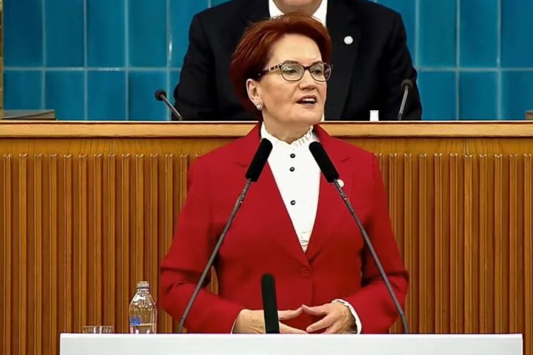 Meral Akşener gençlerden söz aldı -