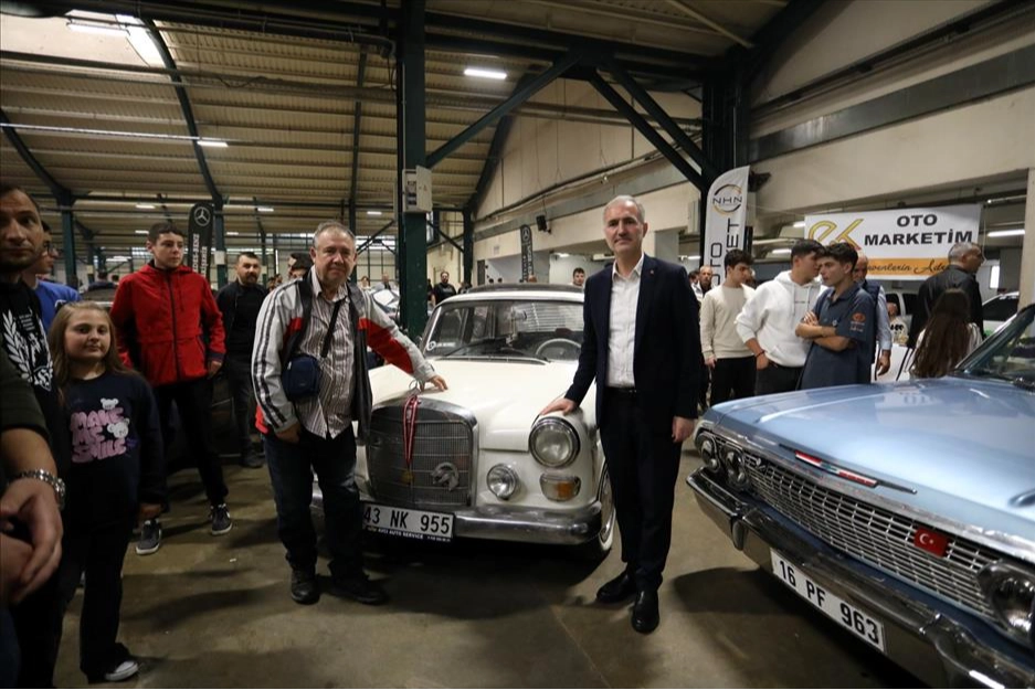 Mercedes tutkunları İnegöl’de bir araya geldi -