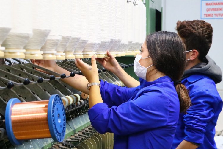Meslek liseleri yerli üretimleriyle gelir sağlıyor... 5 ayda 560 milyon lira gelir elde edildi -