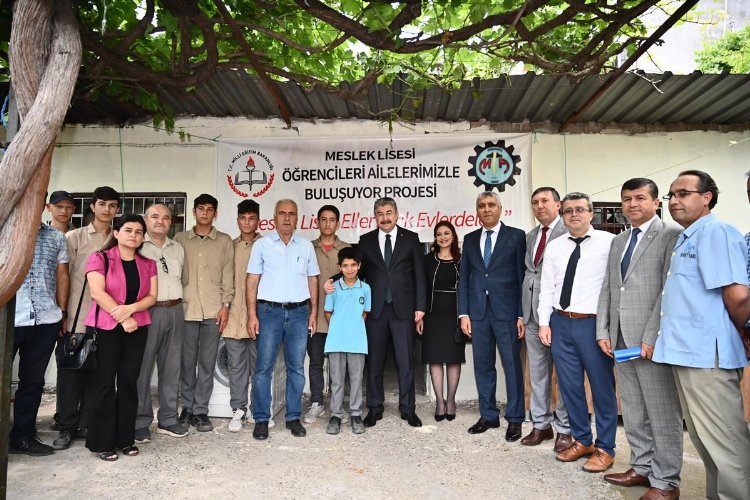 Meslek lisesi öğrencileri ailelerle buluşuyor -