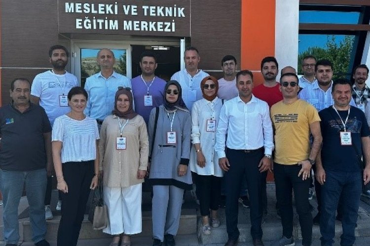 METEK-3 kapsamında 3 bin öğretmen iş başı eğitimini tamamladı -