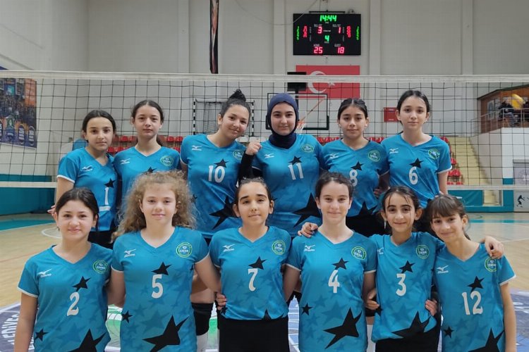Midi voleybolcular finallerde -