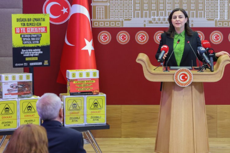 Milletvekili Durgut'tan tepkili kampanya! Topladığı izmarit kutularını sigara şirketlerine gönderdi -