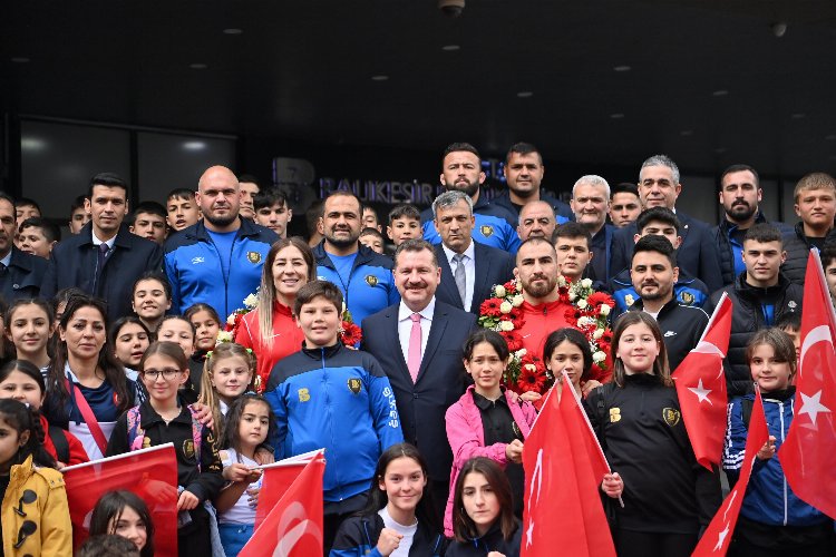 Milli güreşçiler Meclis'te -
