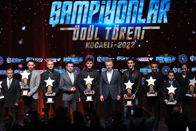 Milli motosikletçiler Kocaeli'de ödüllendirildi -