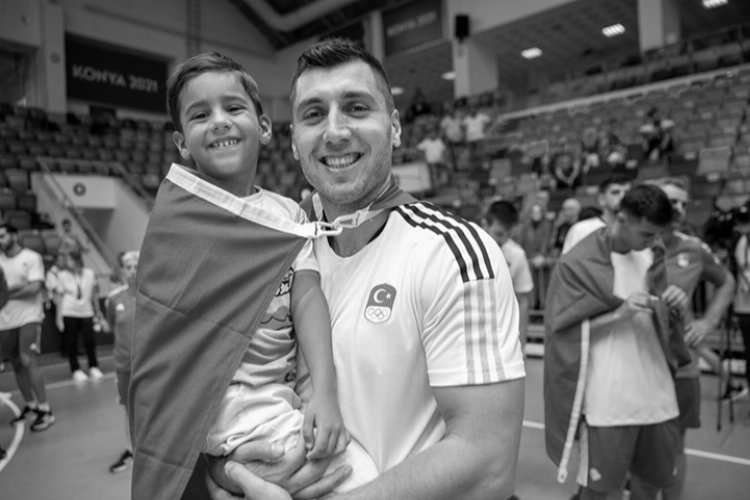 Milli sporcudan acı haber -