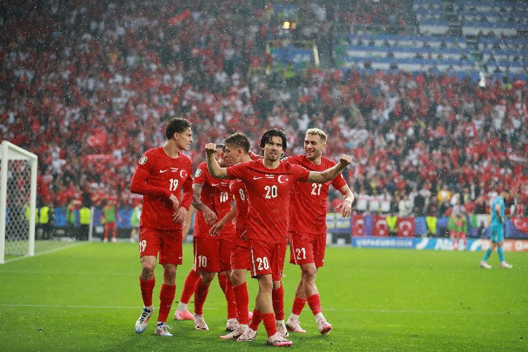 Milliler son 16'ya kalmak istiyor -