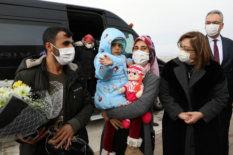 Minik Asiye 37 gün sonra memleketi Gaziantep'te -