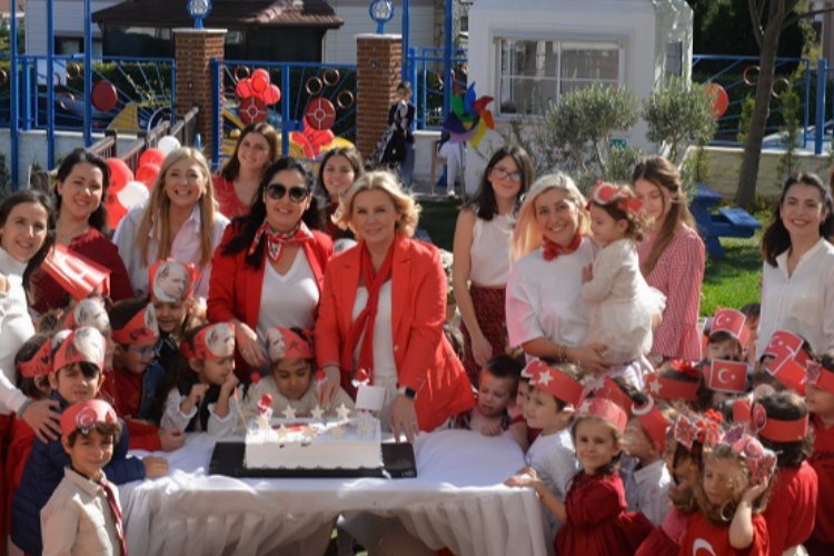 Miniklerin yüreklerin Cumhuriyet coşkusu -