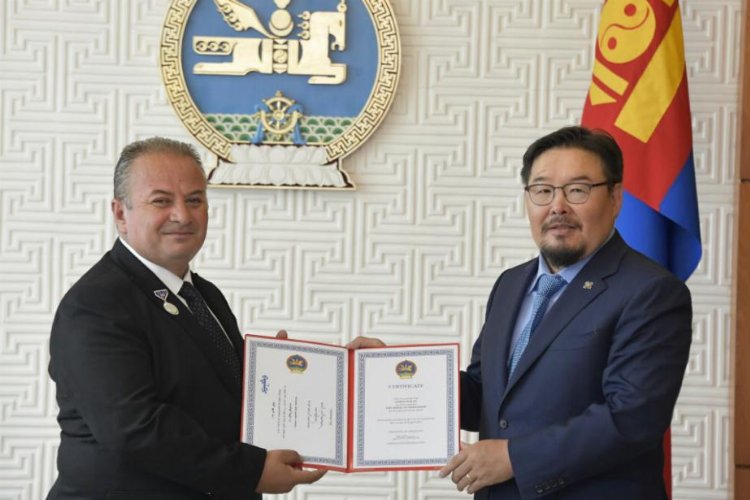 Moğolistan'dan Türkiye'ye 'dostluk madalyası' -
