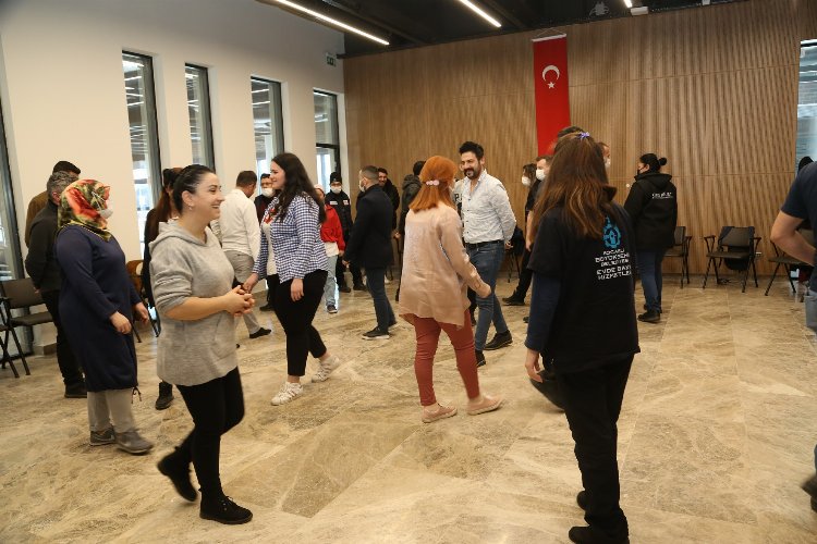 Motivasyon için drama eğitimi aldılar -