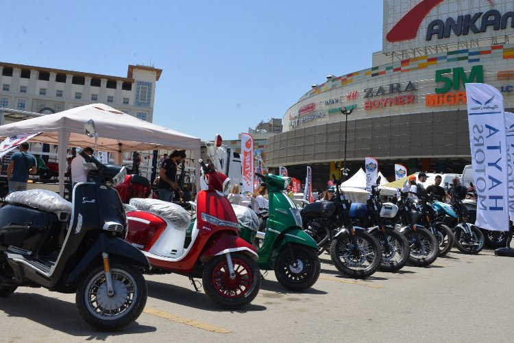 Motosiklet tutkunları Başkent'te buluştu -