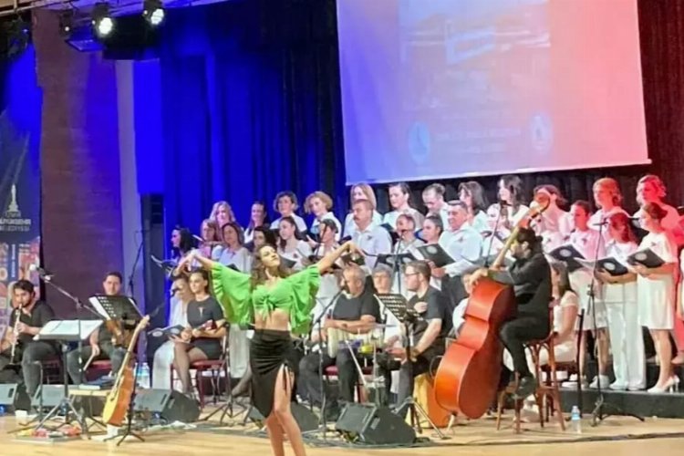 Mübadele Korosu'ndan Karşıyaka'da muhteşem konser -