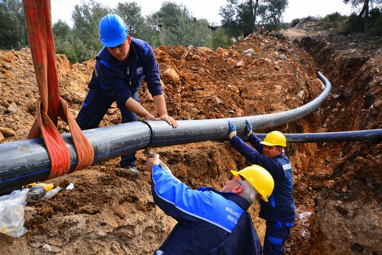 Muğla Büyükşehir, 3 mahalleye içme suyu için imzaları attı -