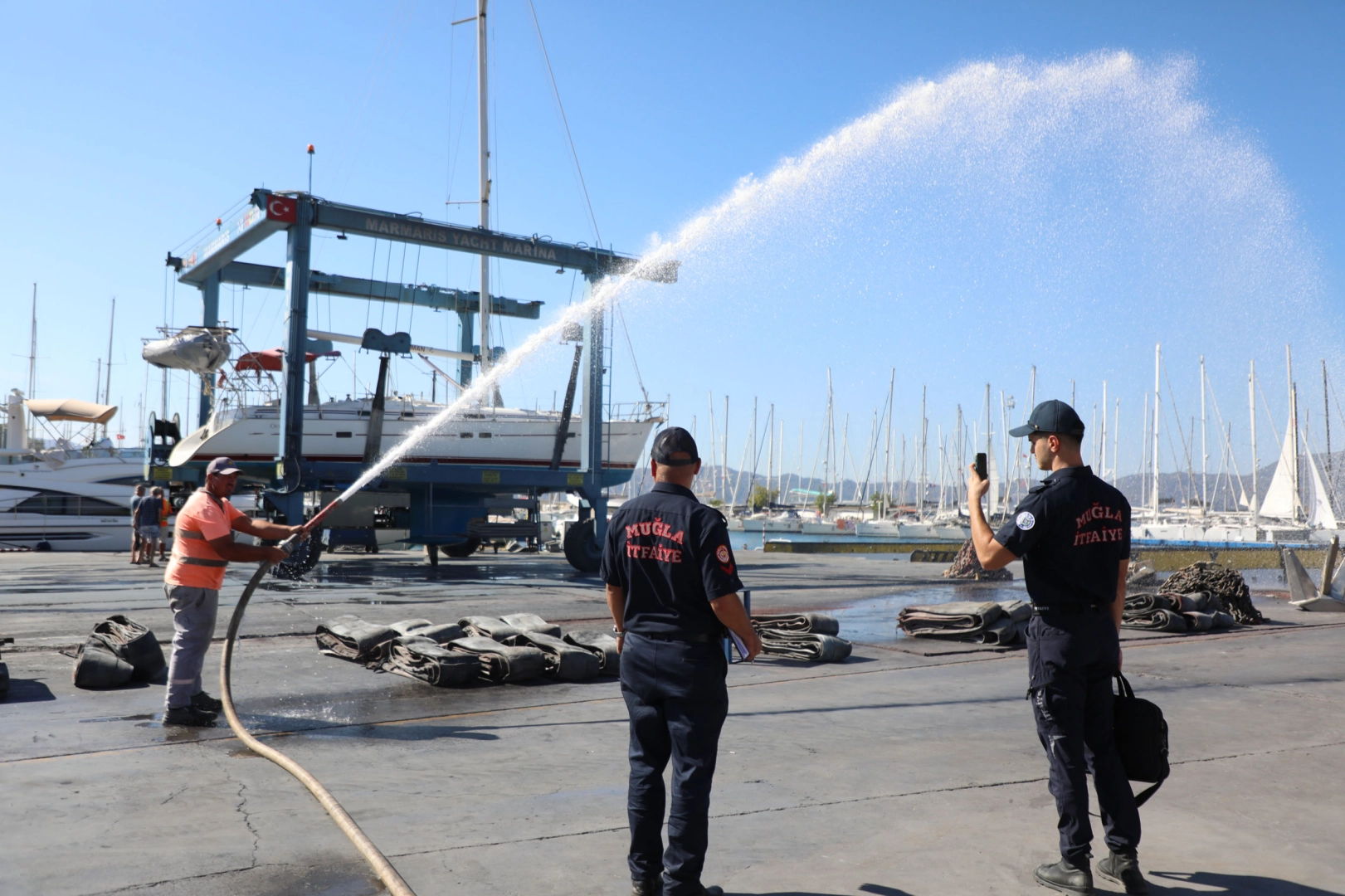 Muğla Büyükşehir Belediyesi il genelinde kıyı tesislerinde kapsamlı yangın denetimi gerçekleştirdi -