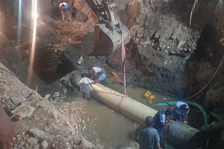 Muğla Fethiye’deki kanalizasyon hattındaki arızaya anında müdahale -