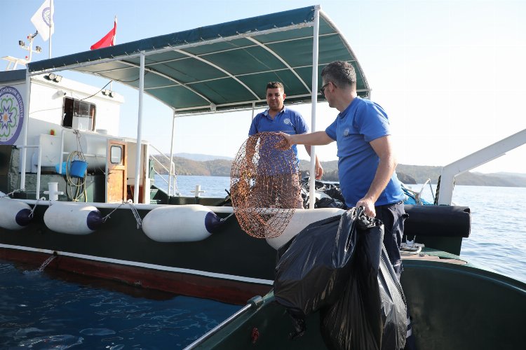 Muğla Gökova Körfezi'nden 19 bin kilogram çöp çıktı -