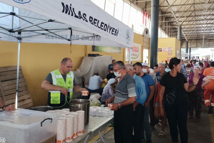 Muğla Milas'ta aşure dağıtımı -