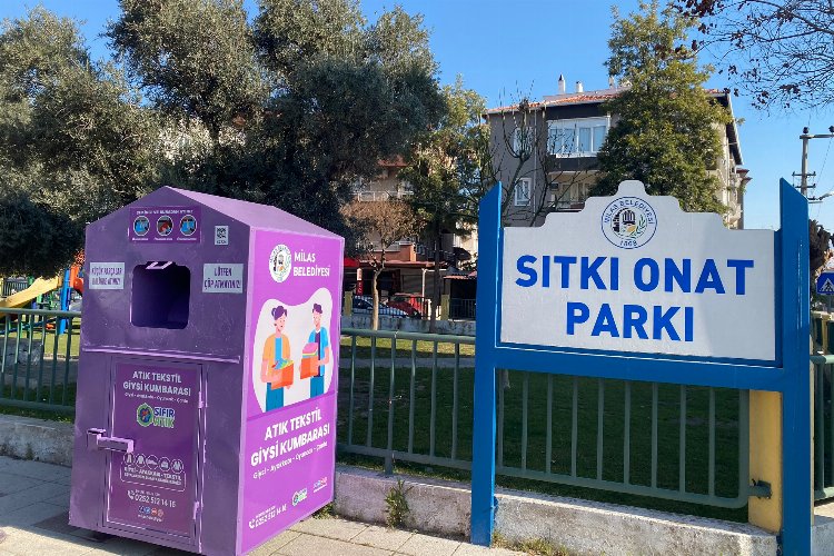 Muğla Milas'ta atık giysiler kumbaraya -