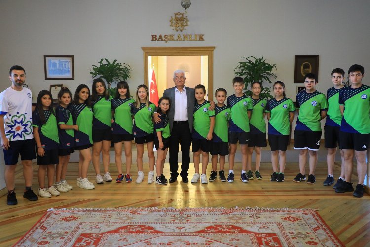 Muğlalı masa tenisi sporcularından Büyükşehir'e ziyaret -