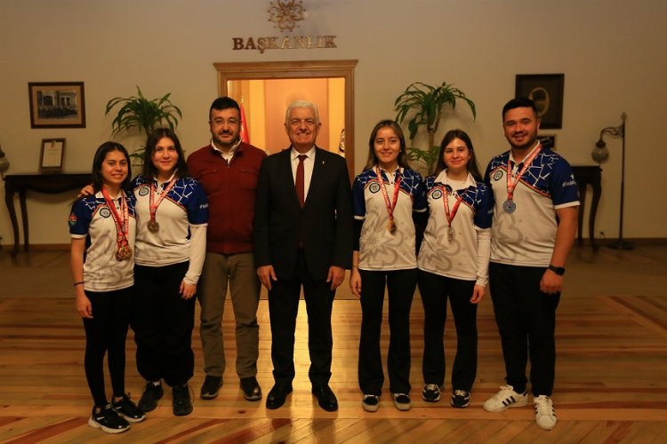Muğlalı milli okçulardan Başkan Gürün'e ziyaret -