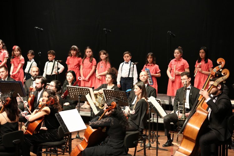 Muğla Büyükşehir Çocuk Korosu ilk konserini verdi -