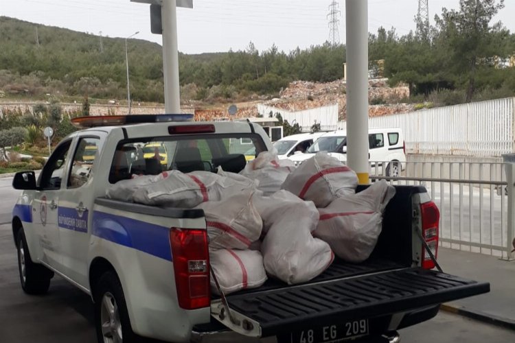 Muğla Büyükşehir Zabıtası 696 kg sağlıksız et ele geçirdi -