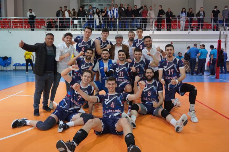 Muğla Milas Belediyespor Voleybol takımı net skorla galip geldi -