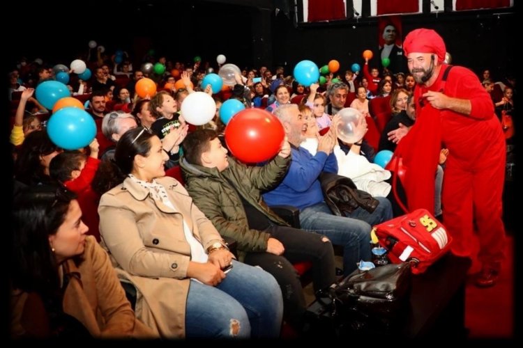 Murat Makar'dan stand-up gösterisi -